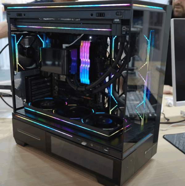 Computex 2025 최고의 케이스(2)